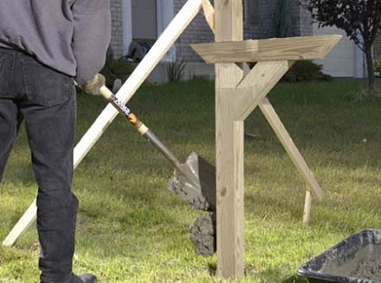 Фото 4 – Бетонирование столбов