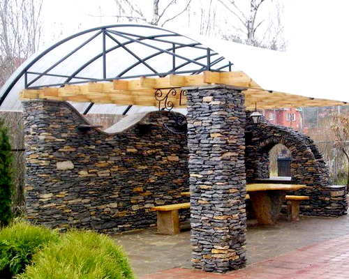 Фото 1- Беседка из песчаника