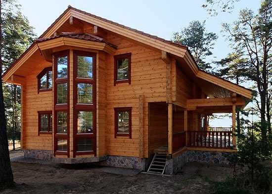 Фото 1 – Дом, возведенный из бруса