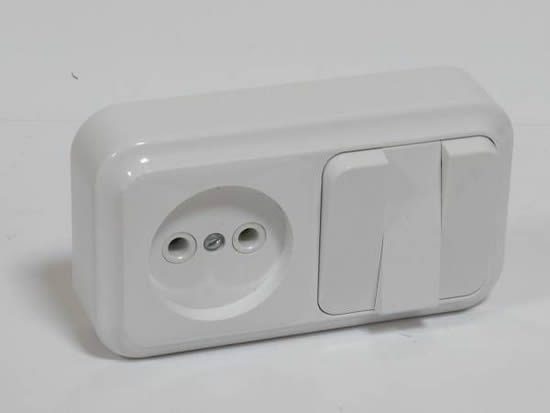 Фото 1 - Электроустановочный блок для открытой проводки