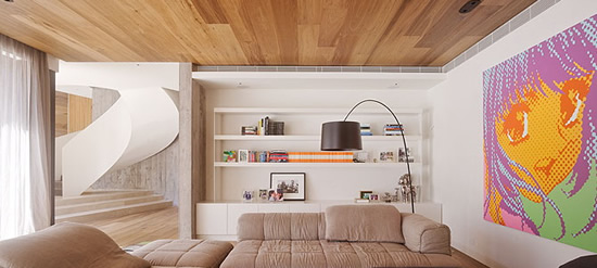 Фото 1 - Ламинат на потолке – интересное дизайнерское решение