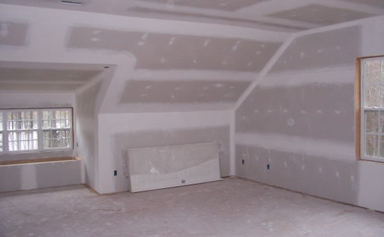 Фото 1 - Мансарда, отделанная гипсокартоном