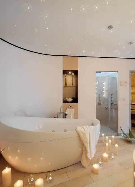 Фото 1 - Навесной потолок в ванной