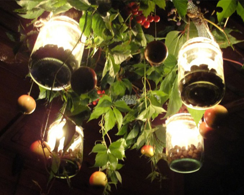 Фото 1 – Оригинальные светильники для беседки