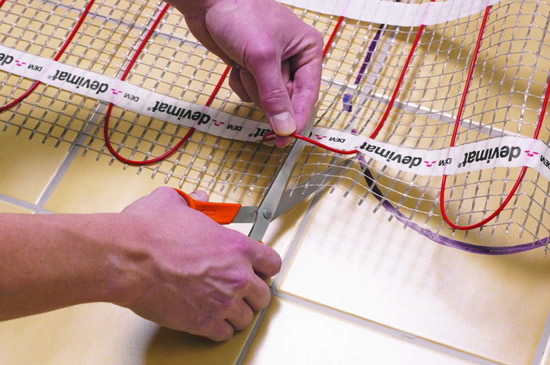 Фото 1 - Подготавливаем нагревательные элементы к укладке