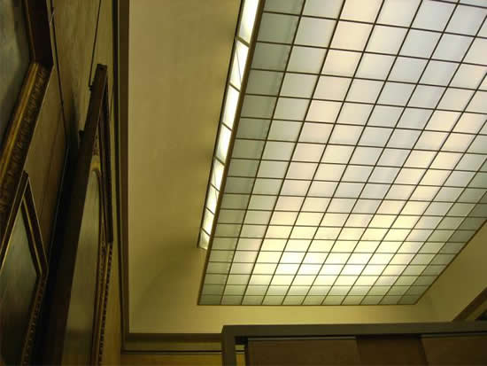 Фото 1 - Подвесной потолок из матового оргстекла