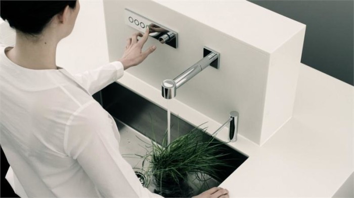 Фото 1 — Смеситель на кухне