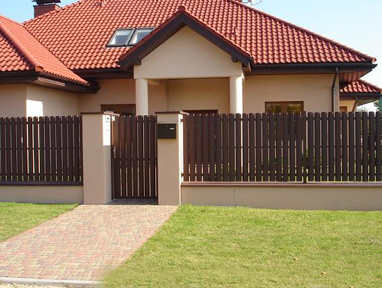 Фото 1 – Забор из штакетника