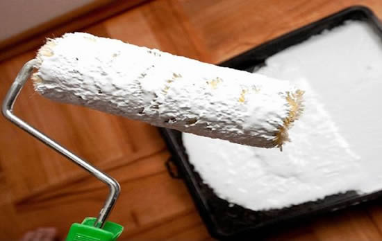 Фото 13 - Тщательно распределяйте краску по валику