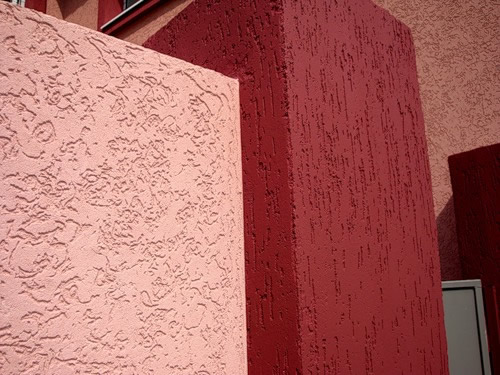 Фото 14 - Контраст в приближении (оконная рама и фасад дома)