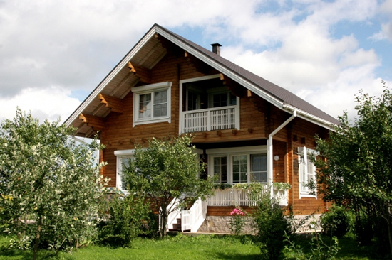 Фото 15 – Вариант дачного дома недорогой постройки