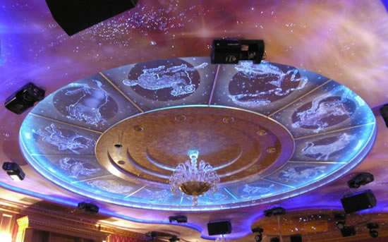 Небесные тела прекрасно смотрятся в выставочных залах