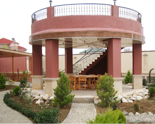 Фото 17 – Современная двухэтажная беседка