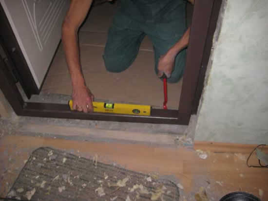 Фото 2 – Монтаж дверной коробки