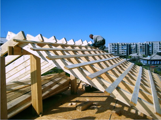 Фото 2 – Монтаж обрешетки и контробрешетки