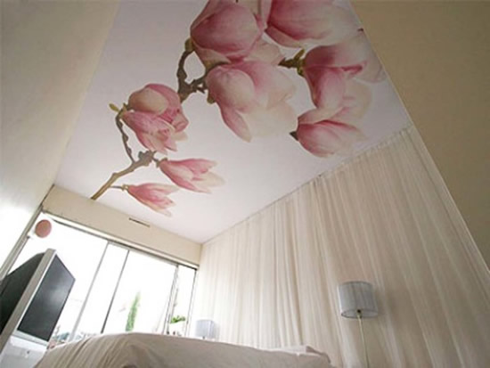 Фото 2 — «Нежное» решение натяжного потолка для спальни