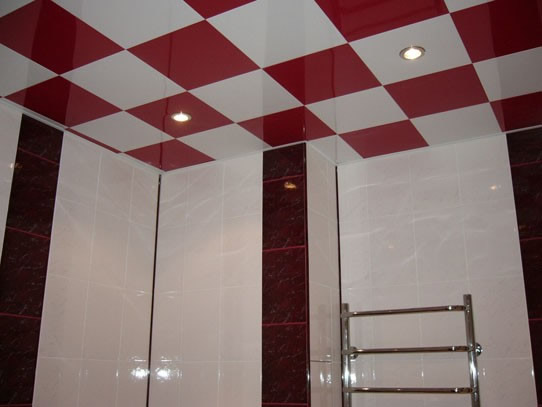 Фото 2 - Особенность кассетного потолка в том, что отсутствие щелей между панелями не позволяет скапливаться грязи и пыли