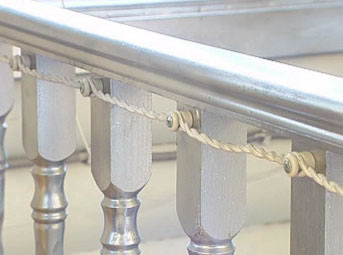 Фото 2 - Открытая проводка под старину в деревянном доме