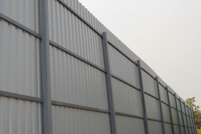 Фото 2 – Забор из профлиста. Каркасное основание