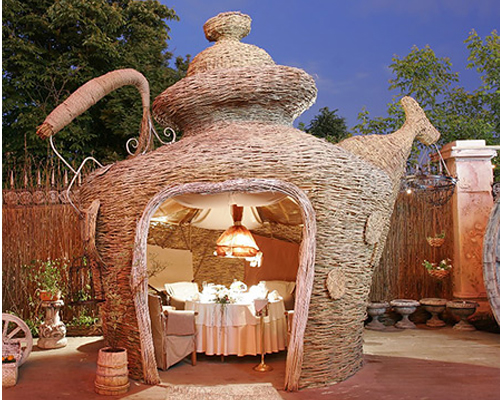 Фото 20 – Элитная дизайнерская беседка закрытого типа