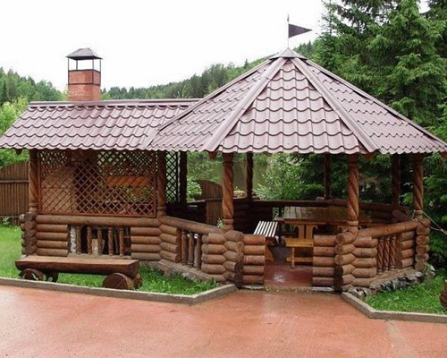 Фото 3 – Большая добротная беседка с мангалом