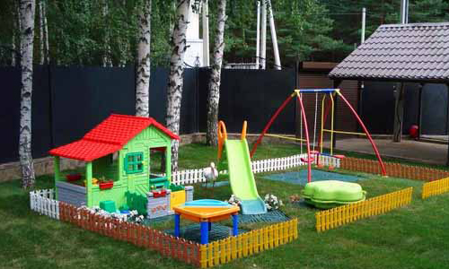Фото 3 – Детская игровая площадка на винтовых сваях