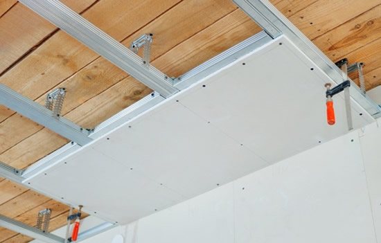 Фото 3 — Для потолочных конструкций чаще используют гипсокартон в 12,5 мм толщиной