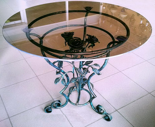 Фото 3 – Кованый стол