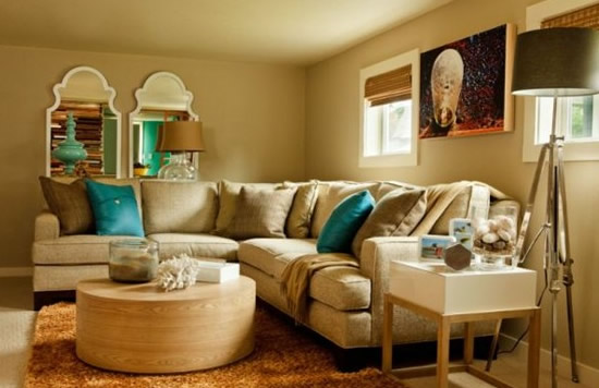 Фото 3 - Невысокий потолок, окрашенный в один тон со стенами, и низкая мебель