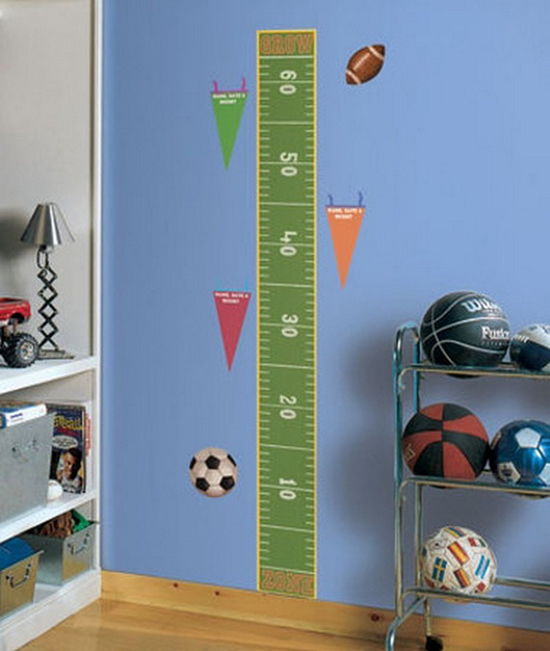 Пример детской комнаты подростка, любящего спорт