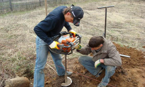Фото 3 – Ручная установка для закручивания свай