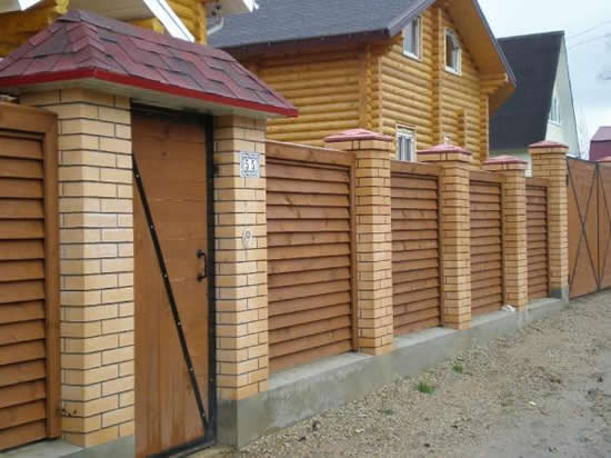 Фото 3 – Штакетник из дерева