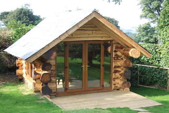 Фото 3 – Закрытая беседка