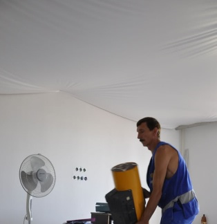 Фото 4 — Монтаж бесшовных натяжных потолков