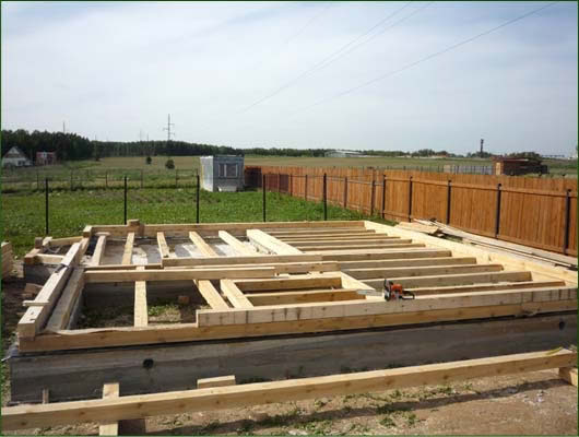 Фото 4 – Укладка венцов