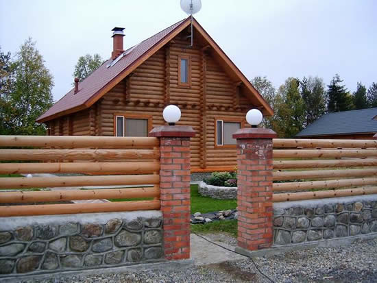 Фото 4 – Забор из горизонтального штакетника