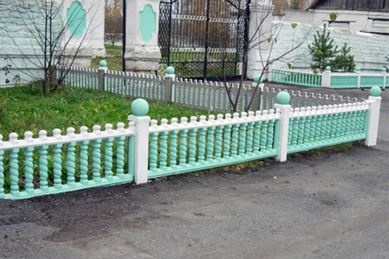 Фото 5 – Декоративный забор. Железобетонная конструкция