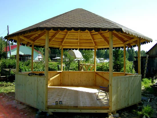 Фото 5 – Готовая восьмиугольная беседка