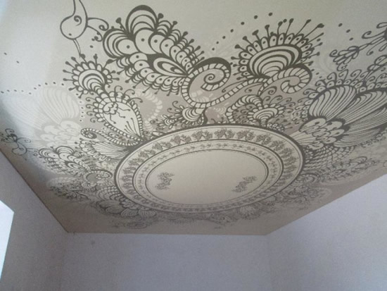 Нежные узоры для натяжного потолка