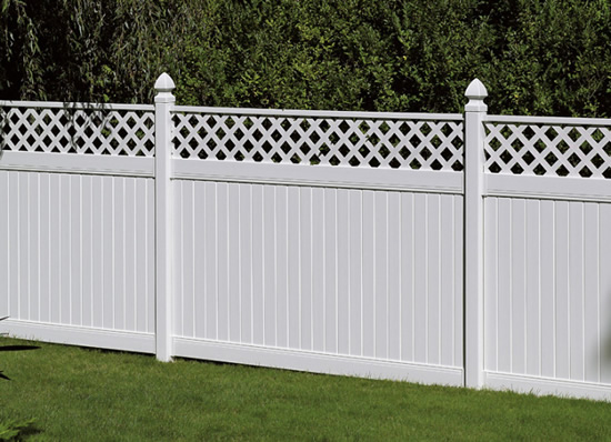 Фото 5 – Пластиковый забор для дачного участка