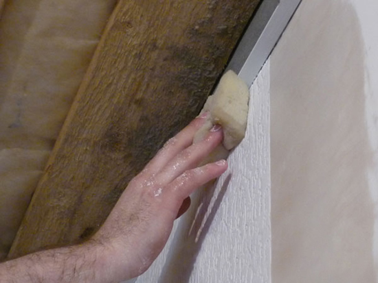 Удаление клея с потолка