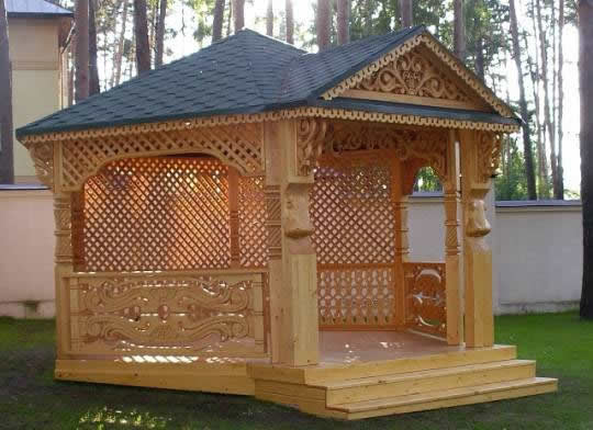 Фото 6 – Беседка, украшенная резьбой