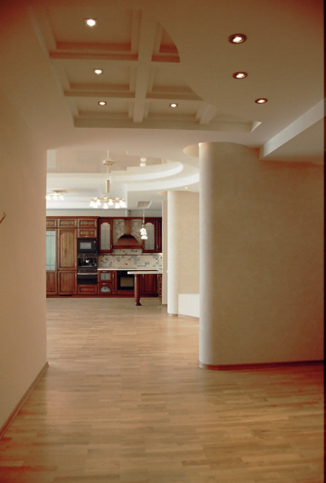 Фото 6 - Дизайн потолка в холле