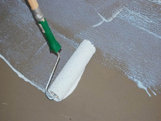 Фото 6 - Нанесение изоляционных материалов и грунтовки