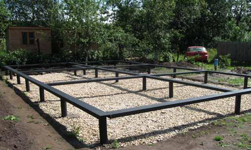 Фото 6 – Обвязка винтовых свай швеллером