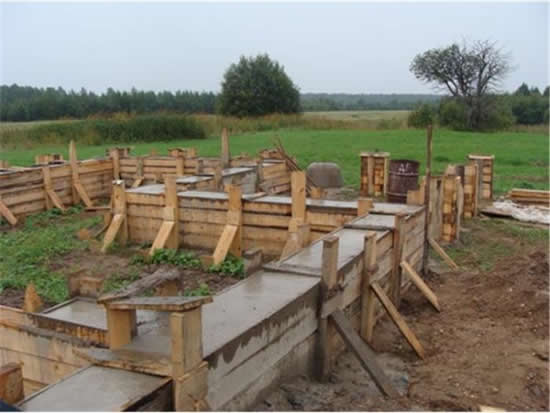 Фото 6 – Закладка фундамента