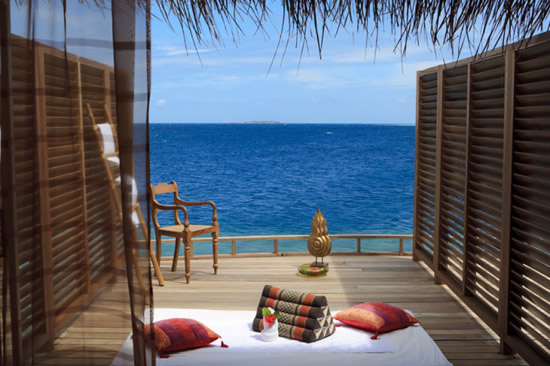 Ещё одни 'перспективные' фотообои - терраса на Мальдивах