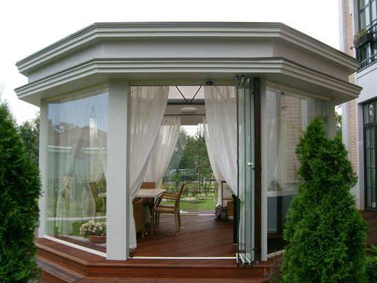 Фото 8 – Беседка садовая застекленная