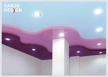 Натяжной потолок Saros Design, лаковая фактура, цвета L 26, L 91, L 92, ширина 2,7м и 1,5м, в коридоре