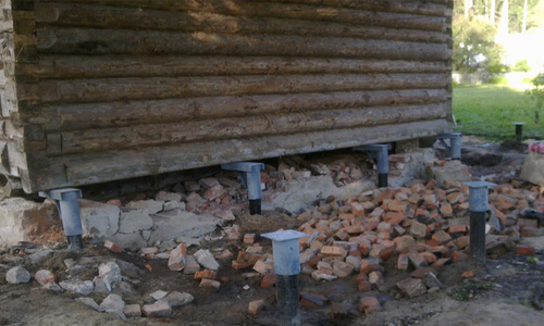 Фото 8 – Перенос дома на новый фундамент из винтовых свай